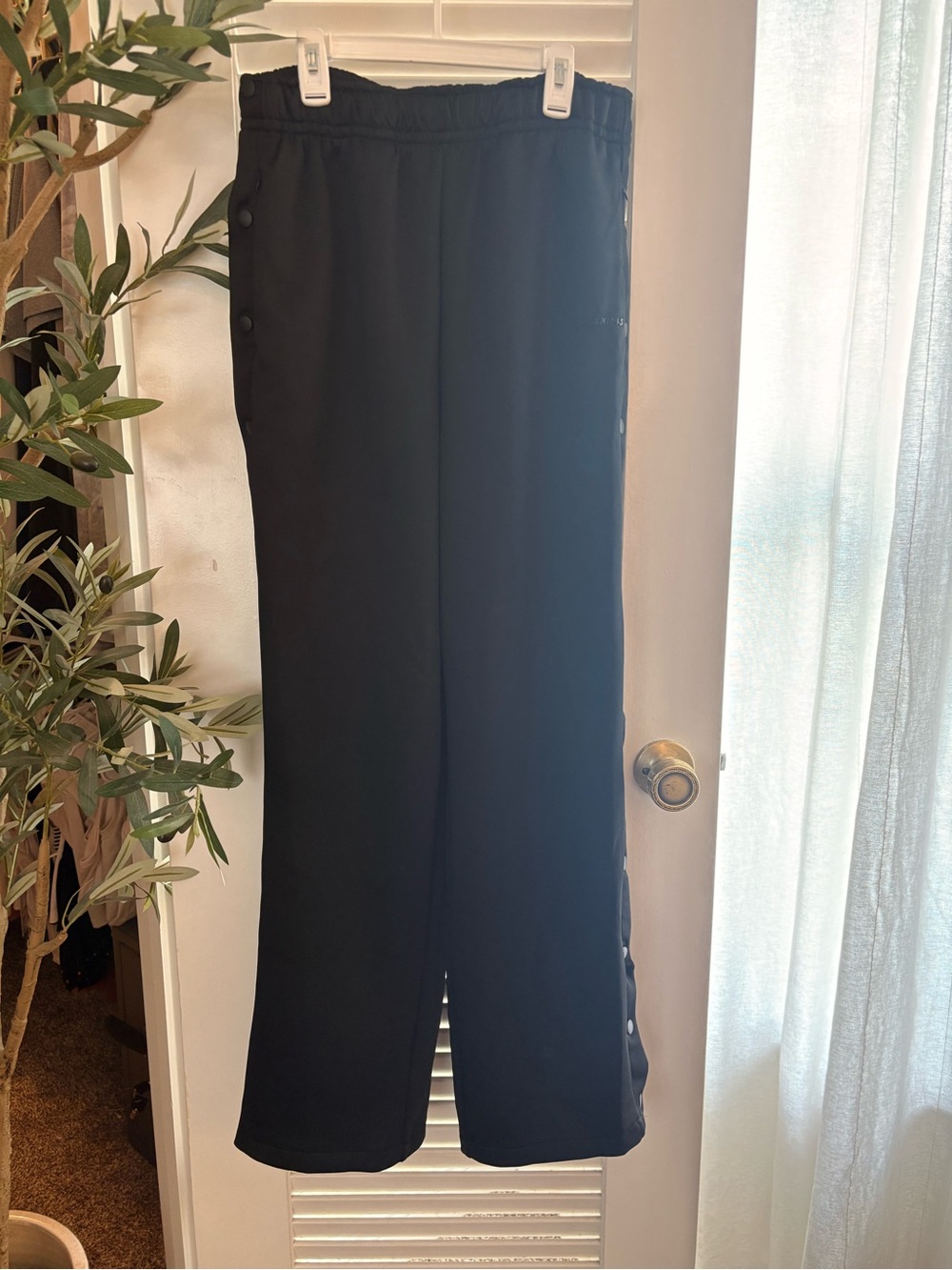Nike Skims Wide-Leg Snap-Trim Pants